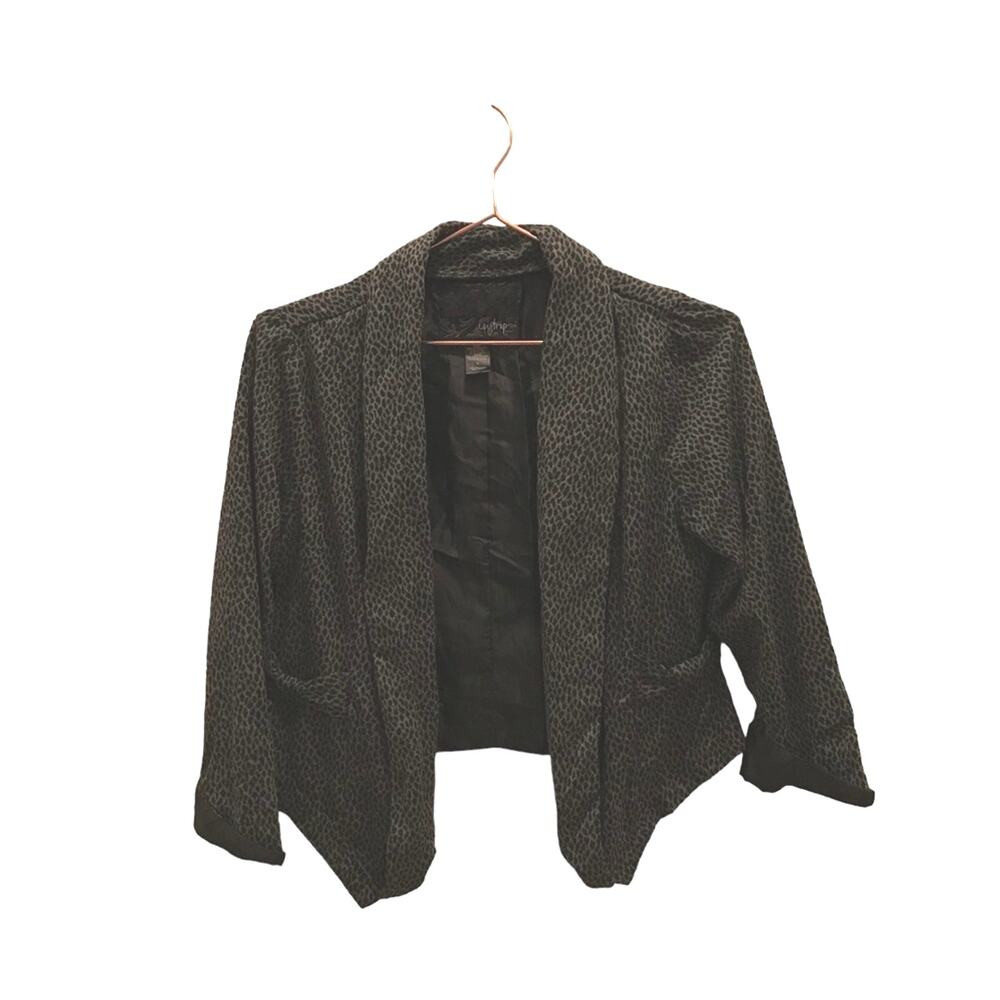 Daytrip gray and black open front blazer size small animal print cropped